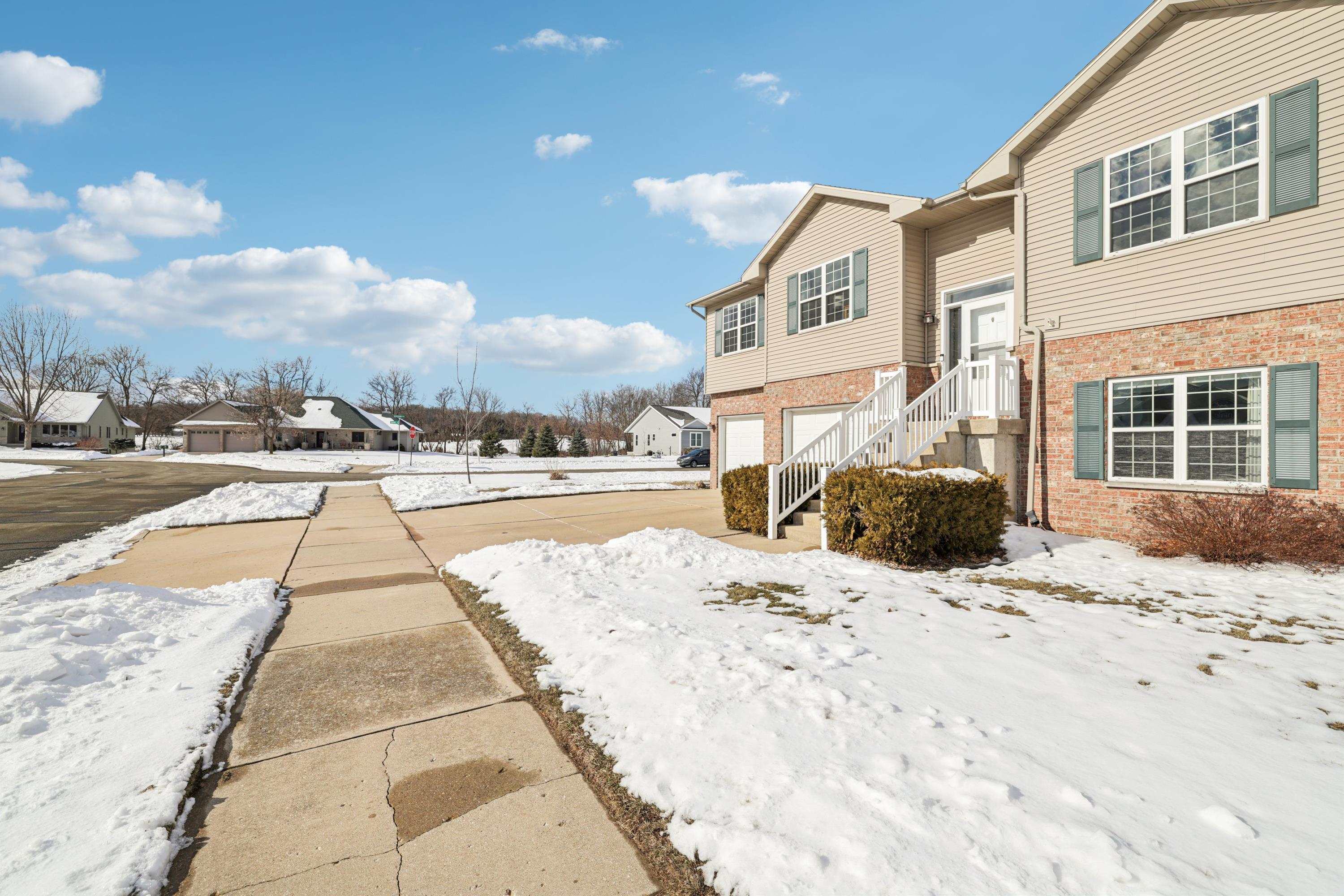 315 Valley View Drive Rio, WI 53960 - Photo 8 of 48