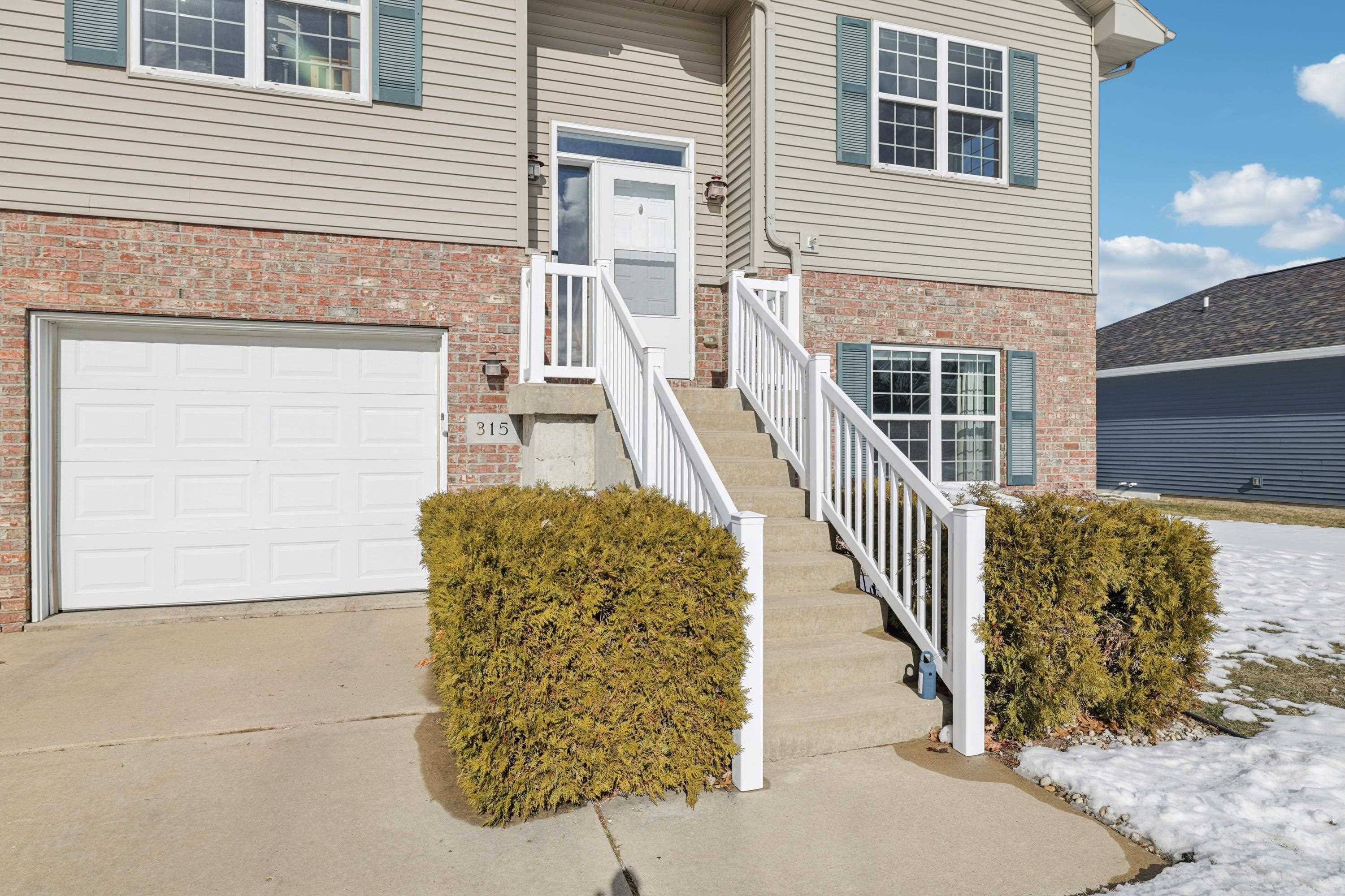 315 Valley View Drive Rio, WI 53960 - Photo 10 of 48