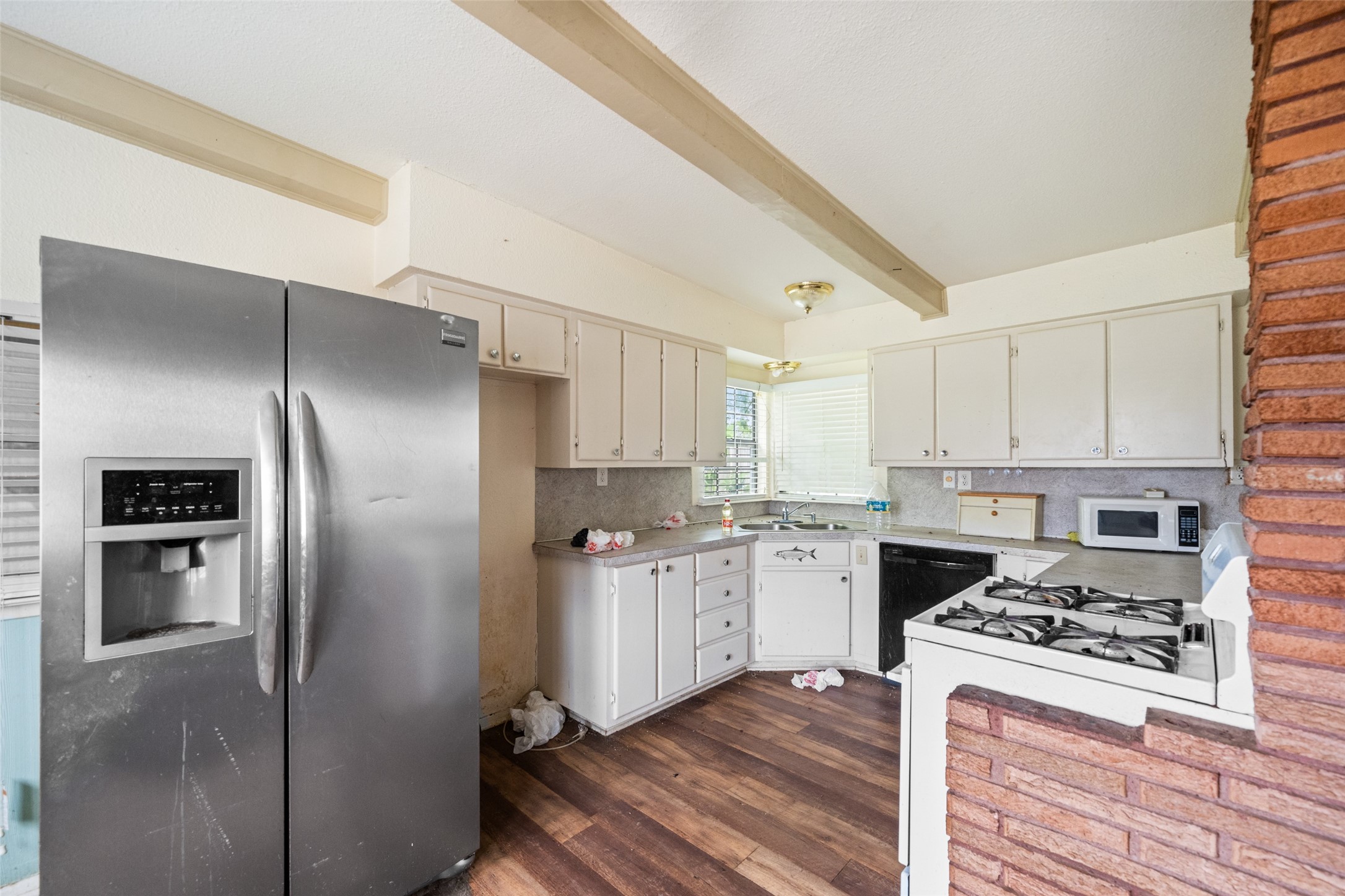 691 Cedar Street South Matagorda, TX 77457 - Photo 2 of 14