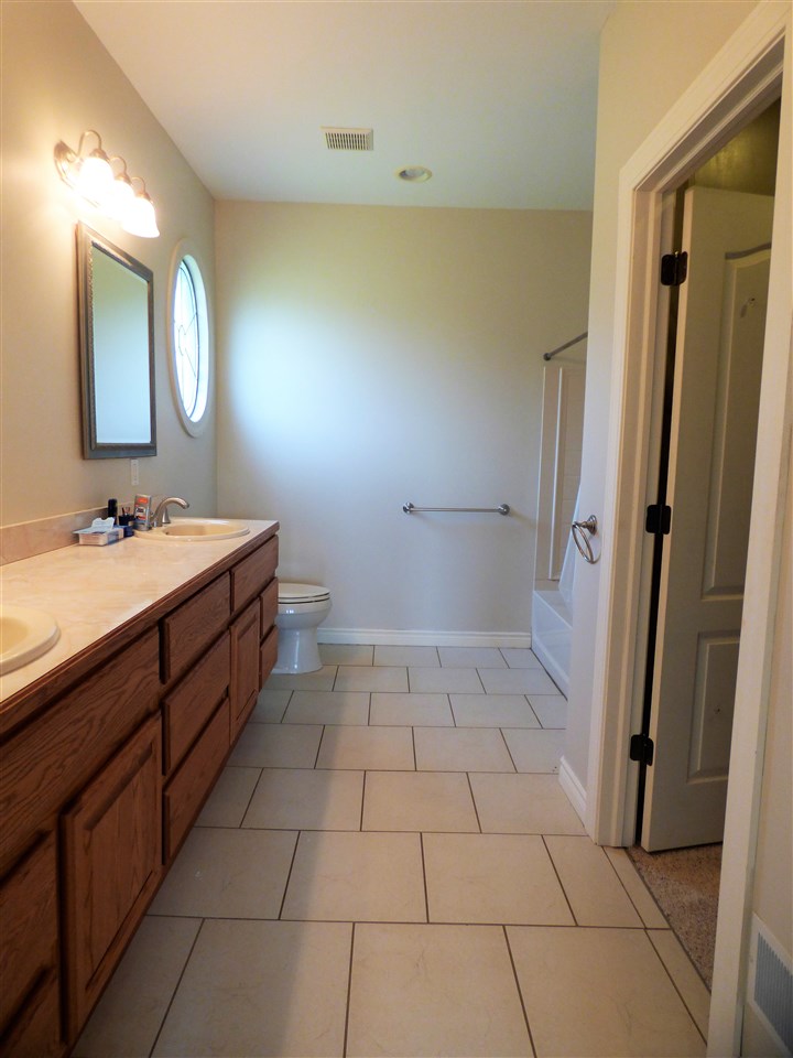 848 Braidwood Road Memphis, MI 48041 - Photo 16 of 27 31328338-15.JPG