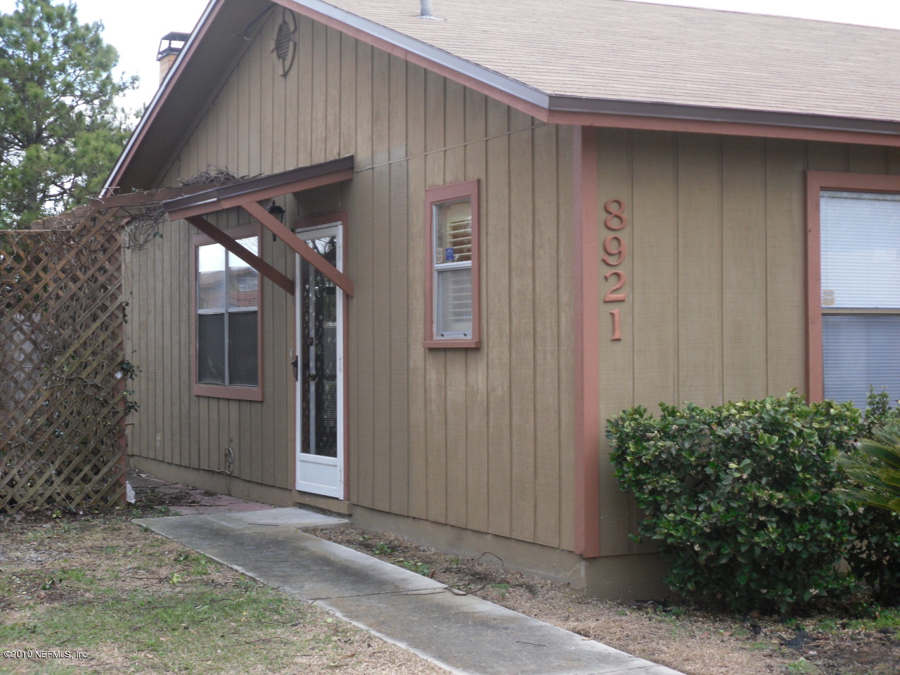 8921 Ivey Road Jacksonville, FL 32216 - Photo 2 of 20 Front of side