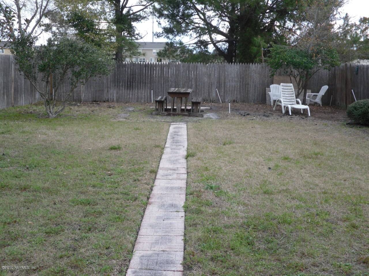 8921 Ivey Road Jacksonville, FL 32216 - Photo 3 of 20 Yard