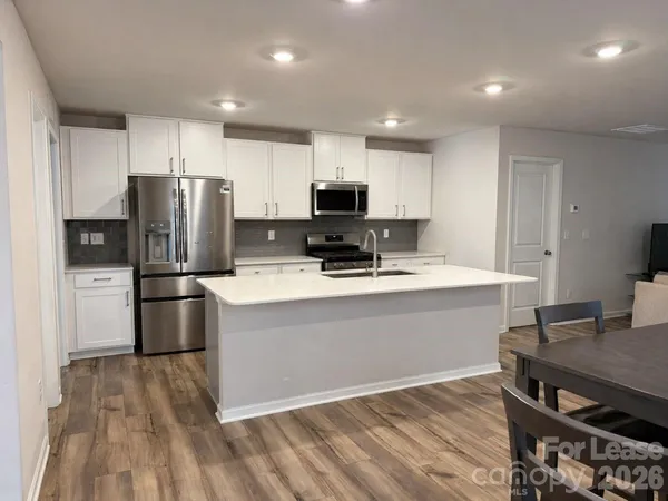 $2,600 | 10227 Chatham Run Lane, Charlotte, NC 28262