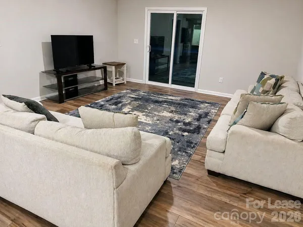 $2,600 | 10227 Chatham Run Lane, Charlotte, NC 28262
