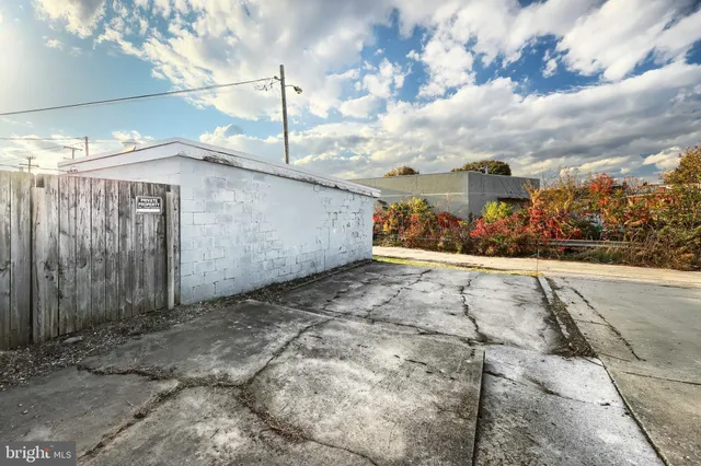 $154,900 | 1437 West King Street, York, PA 17404