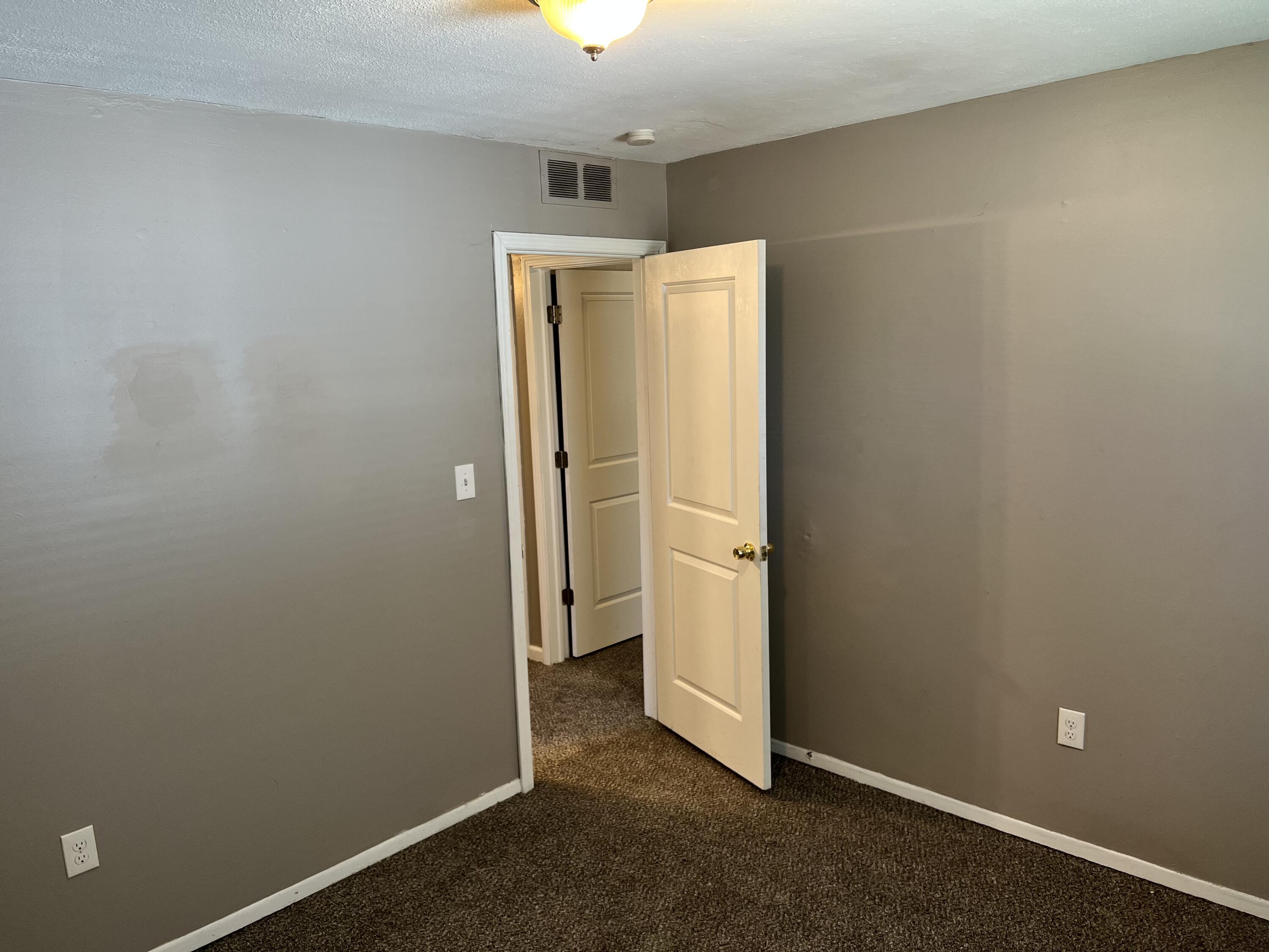 27006 Beverly Road Taylor, MI 48180 - Photo 18 of 22 EB0FC2BD-7A62-4D05-B84E-02186D7574C0