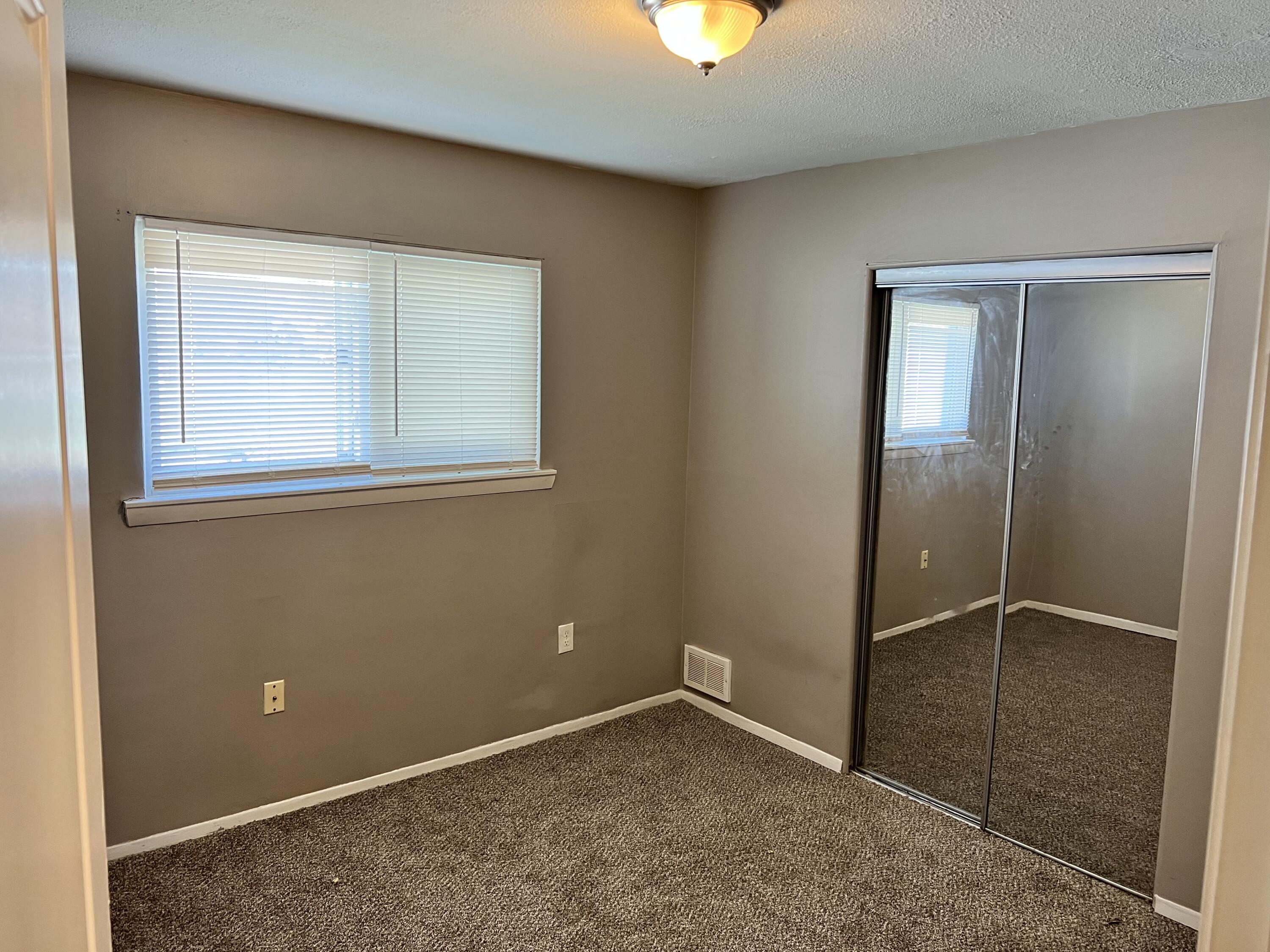 27006 Beverly Road Taylor, MI 48180 - Photo 19 of 22 5D3ADB43-6D3B-4563-A107-B5452BD83201