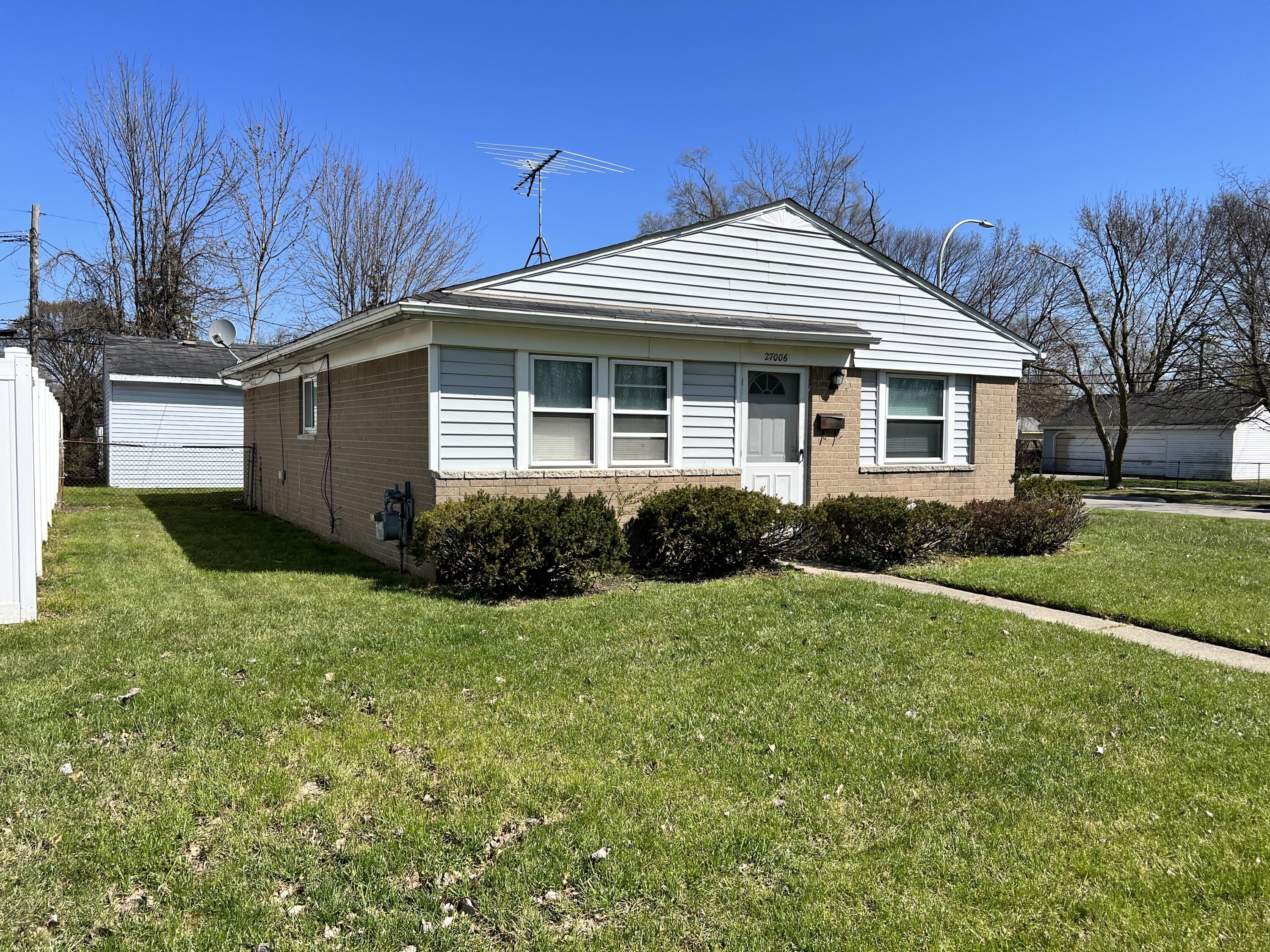 27006 Beverly Road Taylor, MI 48180 - Photo 2 of 22 88899F4C-2E8F-4614-8BD1-F12BF1A8EF31