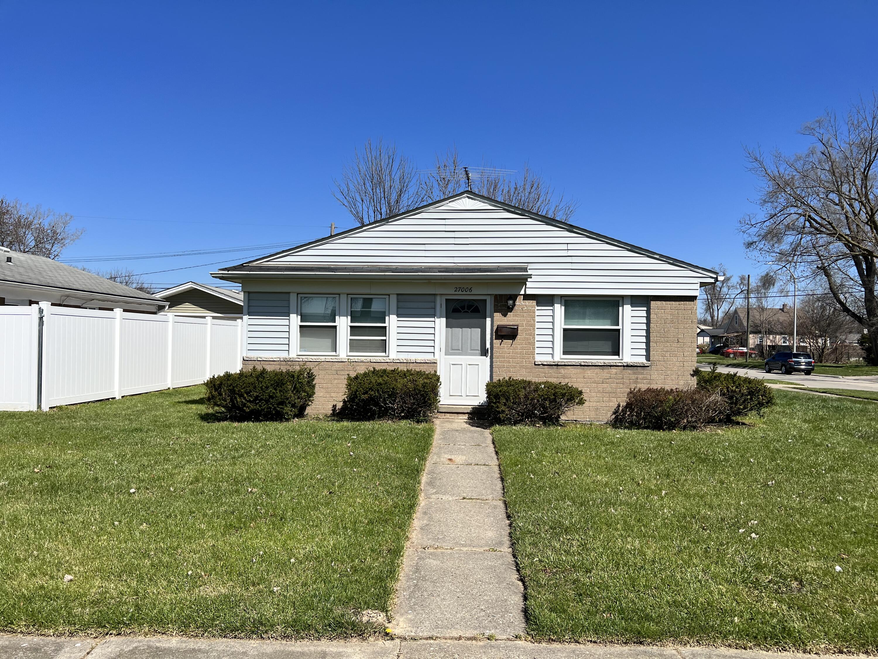 27006 Beverly Road Taylor, MI 48180 - Photo 3 of 22 FC1350E4-F7E1-46C2-BA4E-DAAFE332AD59