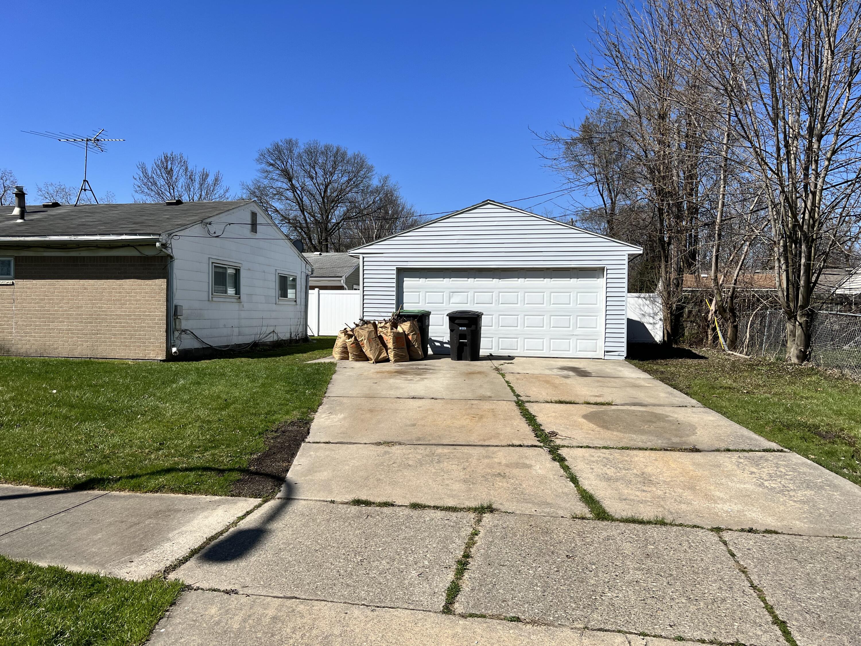 27006 Beverly Road Taylor, MI 48180 - Photo 6 of 22 137381AF-BBD2-47FF-B12B-03A6588DD7F0