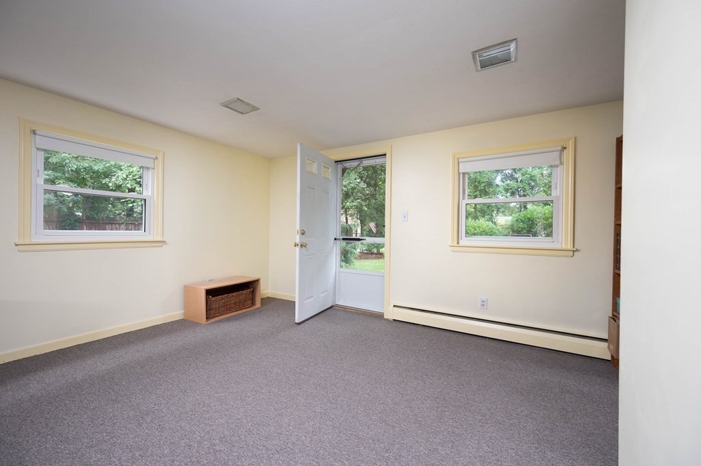 5 Leslie Road Worcester, MA 01605 - Photo 20 of 34 Gallery Image 20