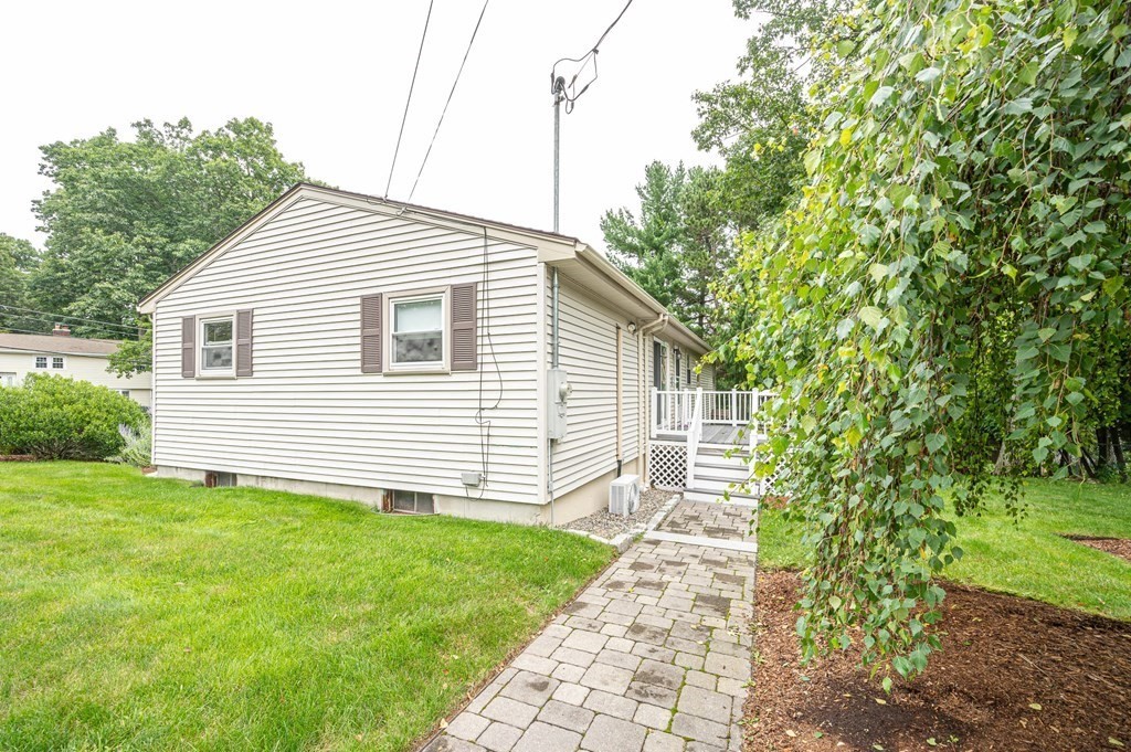 5 Leslie Road Worcester, MA 01605 - Photo 28 of 34 Gallery Image 28