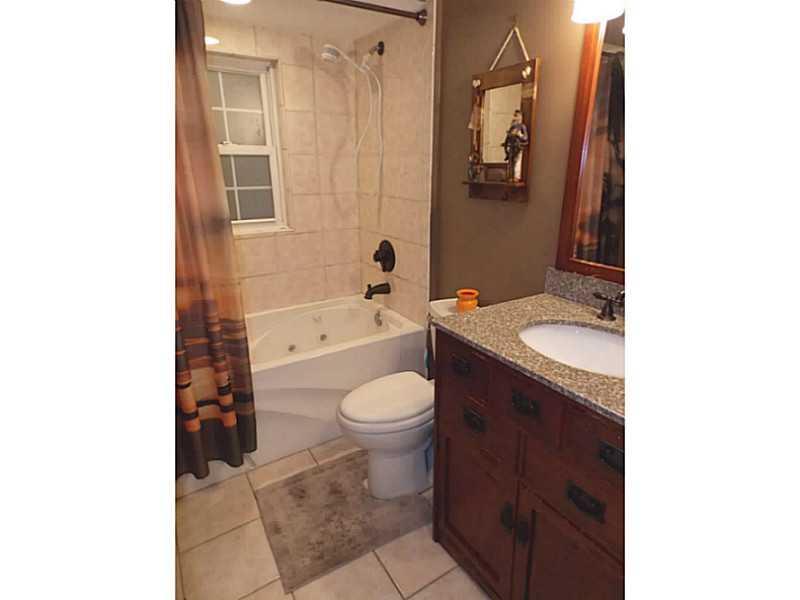 3716 Bakerstown Road Gibsonia, PA 15044 - Photo 13 of 20 Full Bath.