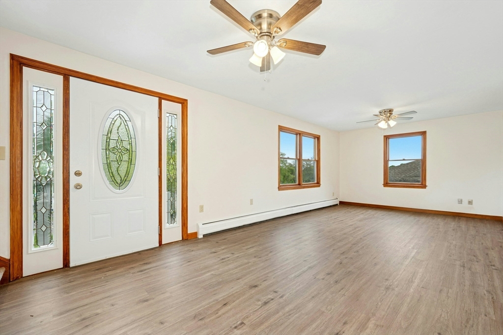 45 Dillon Street Worcester, MA 01604 - Photo 3 of 33