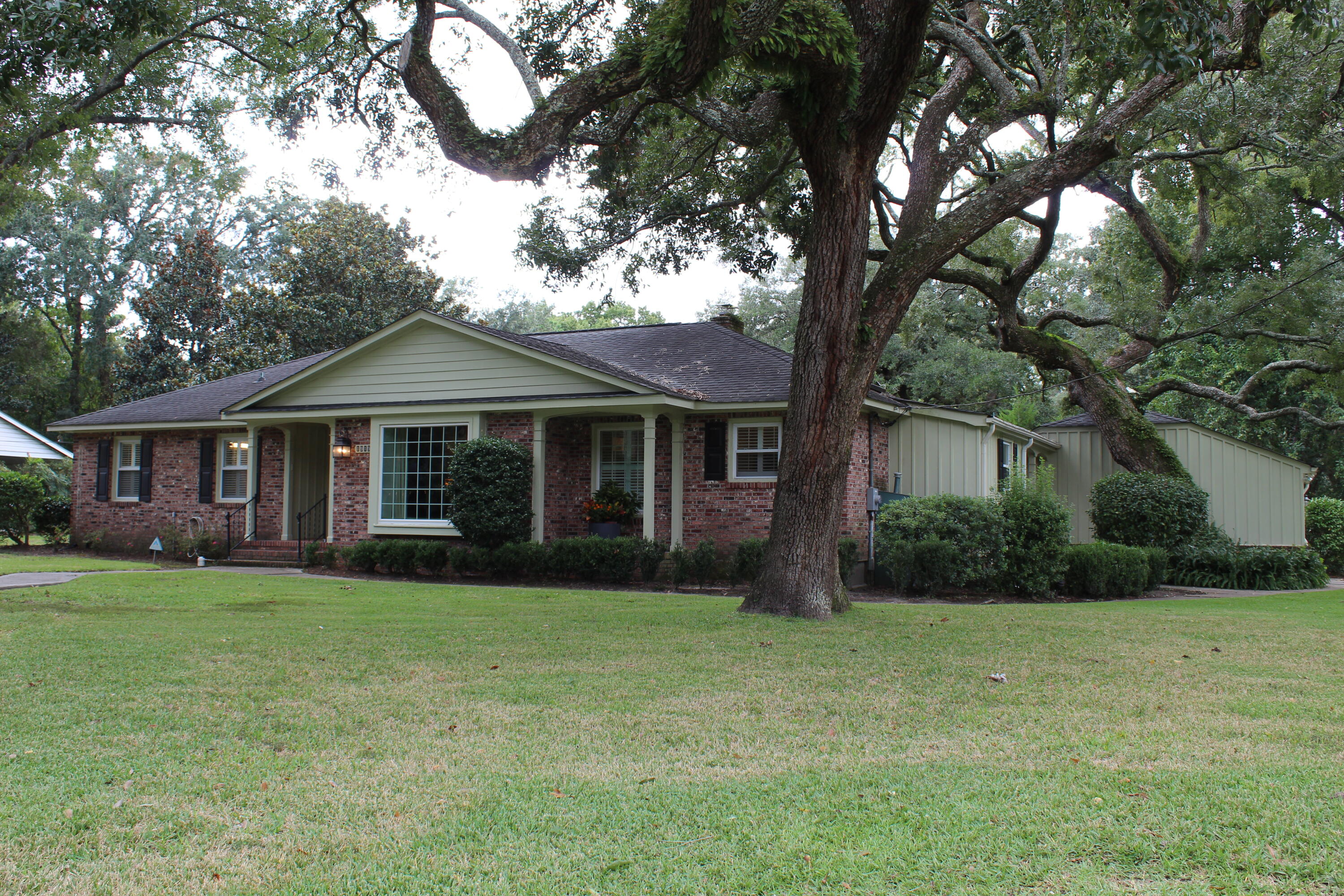 1919 Westminster Road Charleston, SC 29407 - Photo 1 of 100 Photo Oct 10, 2 25 26 PM