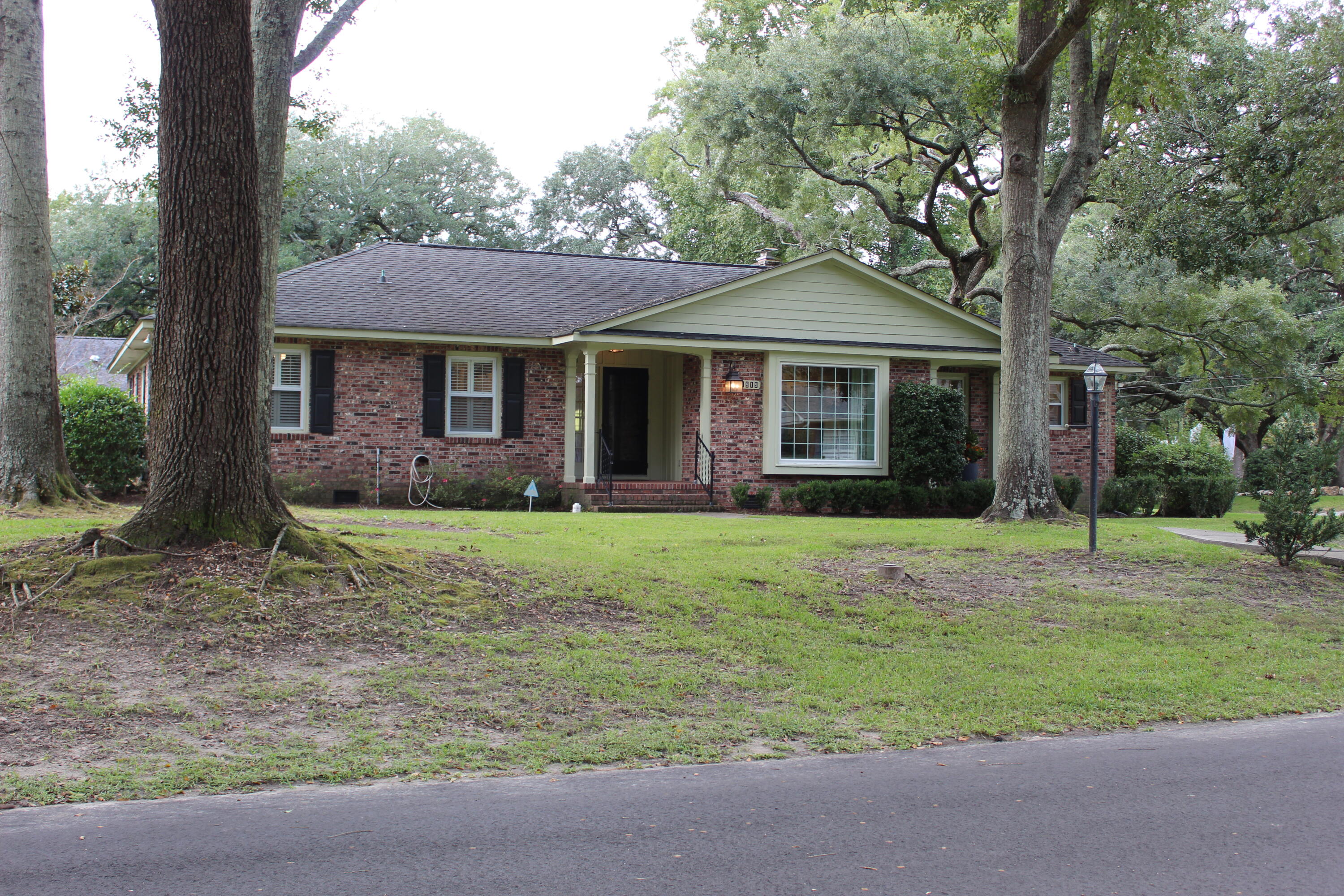 1919 Westminster Road Charleston, SC 29407 - Photo 2 of 100 Photo Oct 10, 2 22 32 PM