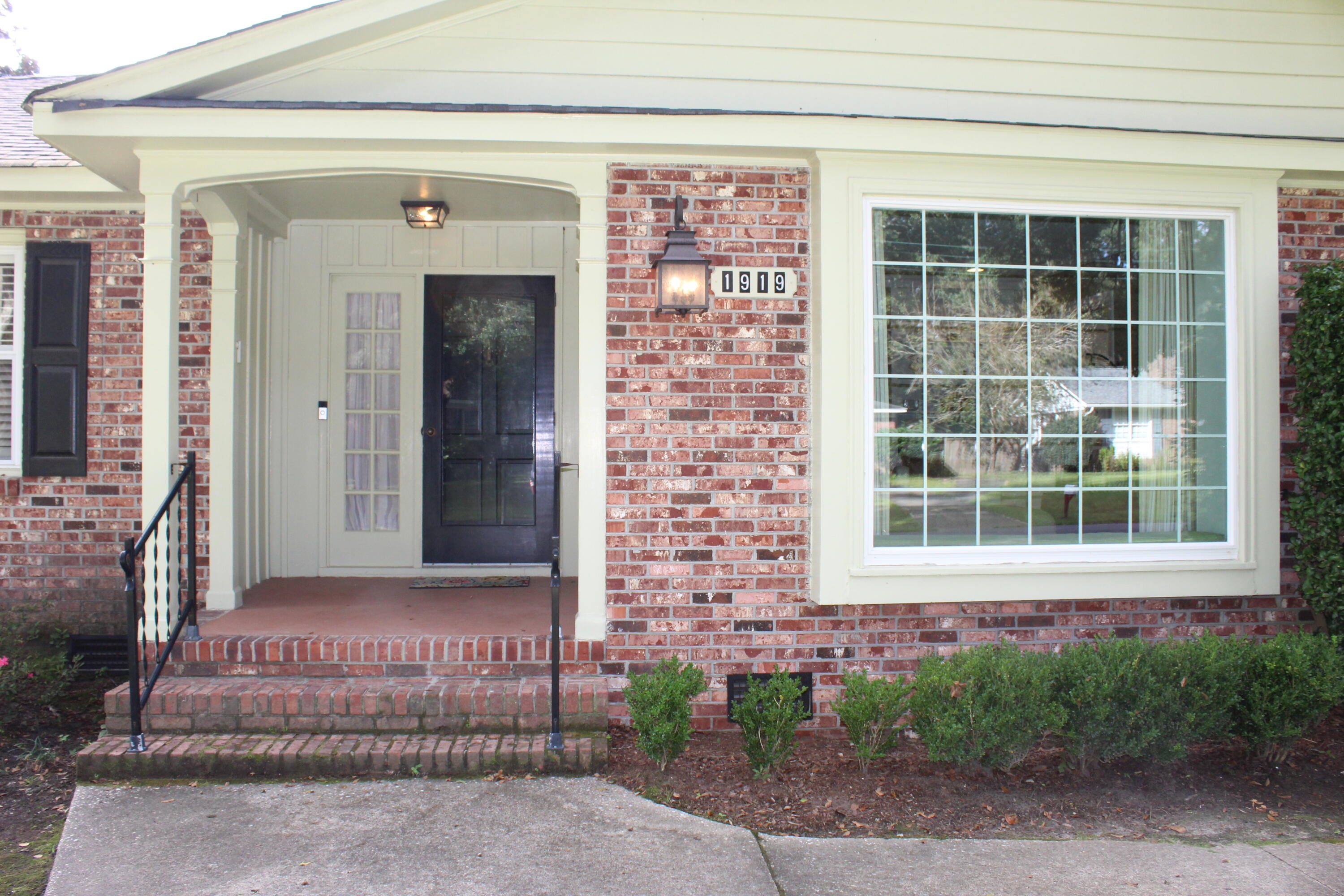 1919 Westminster Road Charleston, SC 29407 - Photo 7 of 100 Photo Oct 10, 3 01 37 PM