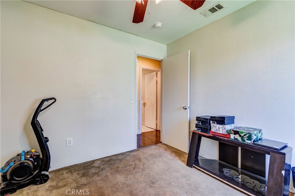 485 East Randall Avenue Rialto, CA 92376 - Photo 17 of 37