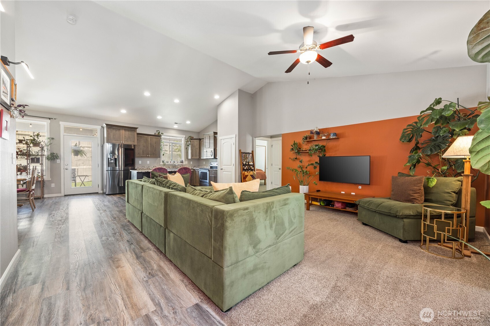 491 Spring View Place Chelan, WA 98816 - Photo 6 of 37