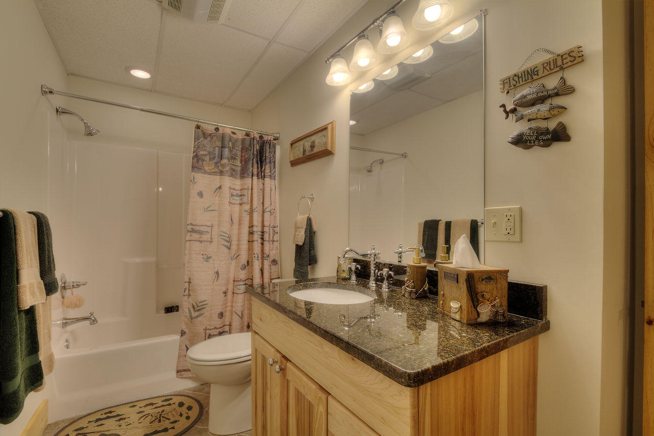451 Trails End Road, Unit 4 Walland, TN 37886 - Photo 29 of 40 Bathroom Four (4)