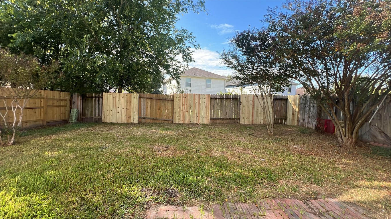 6411 Halstead Meadows Circle Houston, TX 77086 - Photo 33 of 37