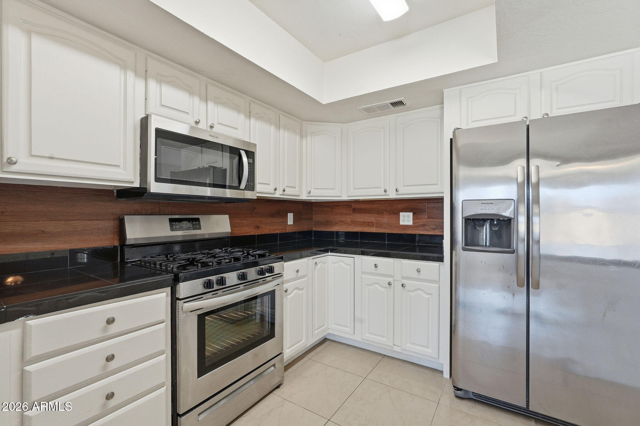 2254 West Wethersfield Road Phoenix, AZ 85029 - Photo 12 of 35 014_ListerPros