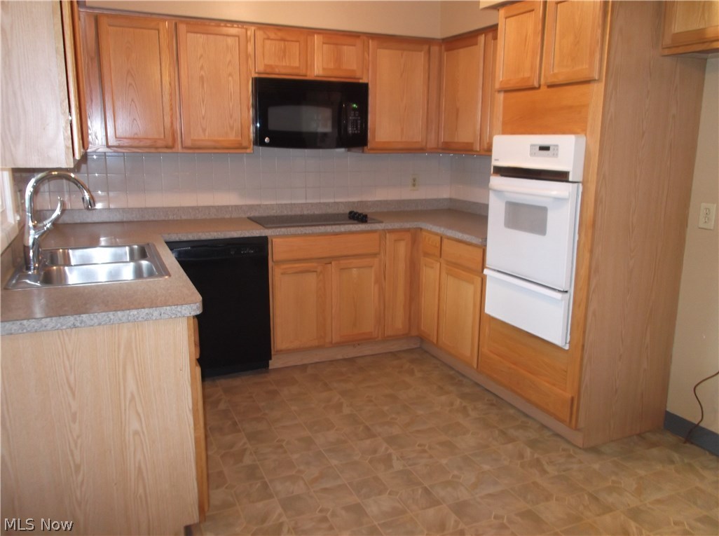 4967 Gleeten Road Cleveland, OH 44143 - Photo 8 of 14 Gallery Image 8