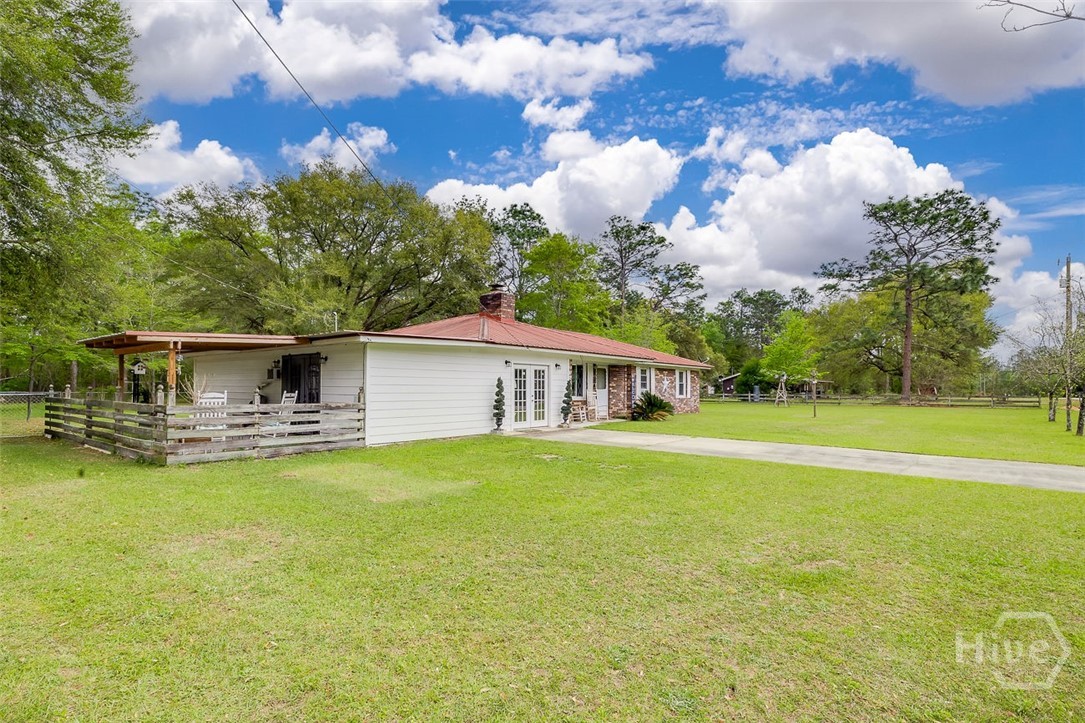 423 Place In The Country Road Hinesville, GA 31313 - Photo 3 of 60