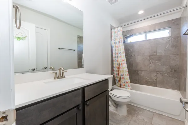 $380,000 | 270 Little Dog Drive, Montgomery, TX 77356