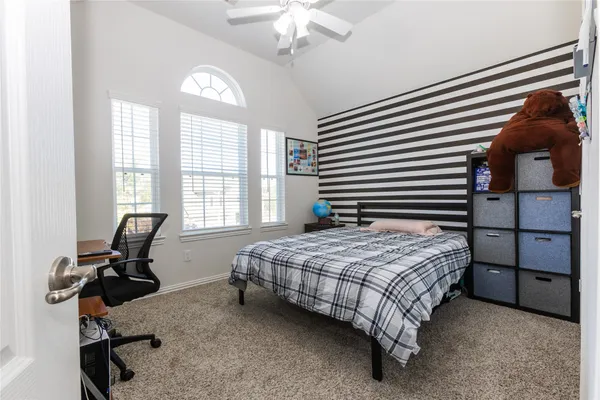 $380,000 | 270 Little Dog Drive, Montgomery, TX 77356