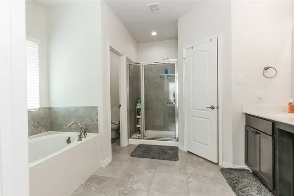 $380,000 | 270 Little Dog Drive, Montgomery, TX 77356