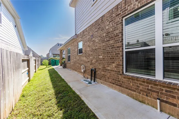 $380,000 | 270 Little Dog Drive, Montgomery, TX 77356