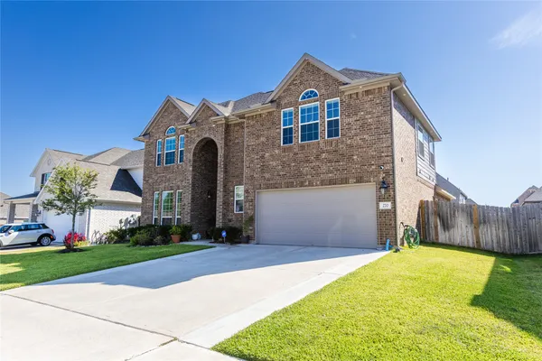 $380,000 | 270 Little Dog Drive, Montgomery, TX 77356