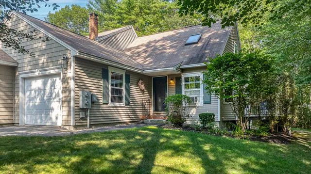 $525,000 | 3 Kensington Drive, Unit 3, Kennebunk, ME 04043