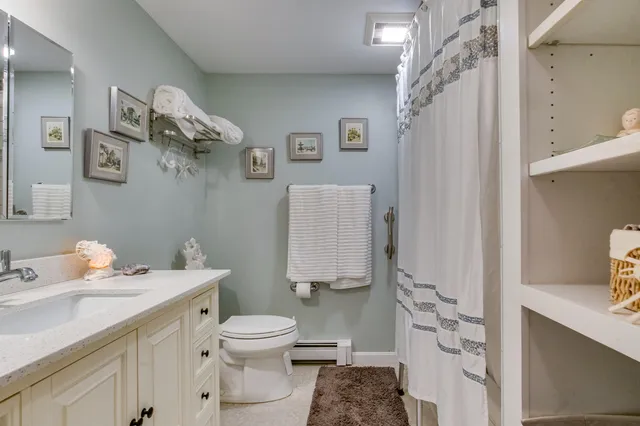 $525,000 | 3 Kensington Drive, Unit 3, Kennebunk, ME 04043