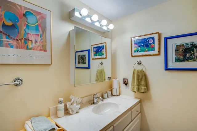 $525,000 | 3 Kensington Drive, Unit 3, Kennebunk, ME 04043