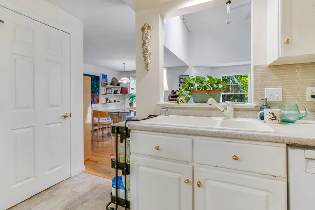 $525,000 | 3 Kensington Drive, Unit 3, Kennebunk, ME 04043