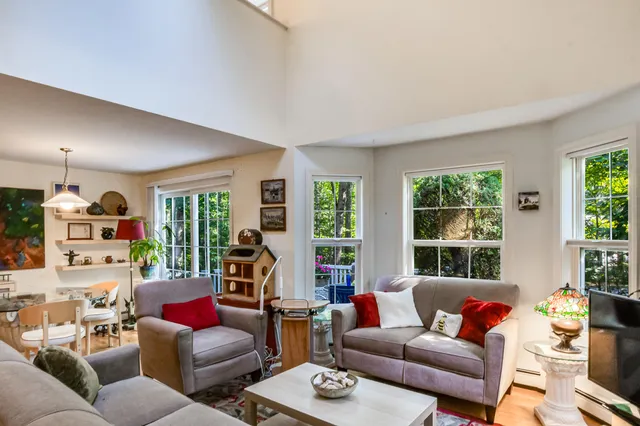 $525,000 | 3 Kensington Drive, Unit 3, Kennebunk, ME 04043