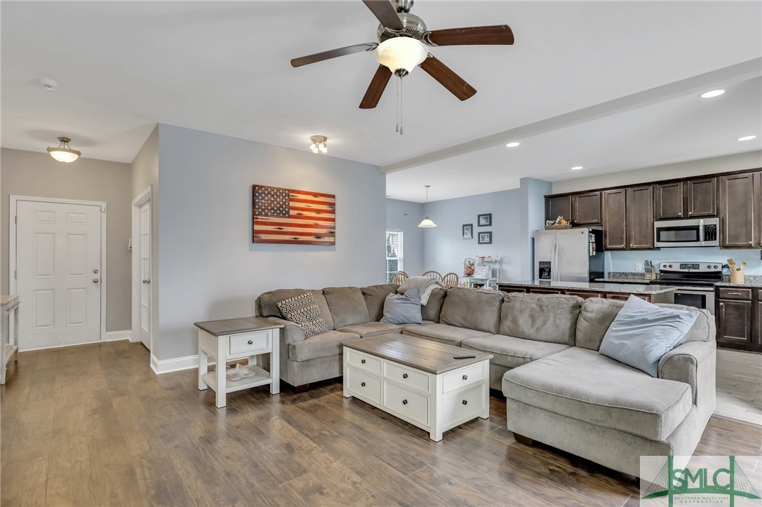 80 Smoke Rise Road Richmond Hill, GA 31324 - Photo 10 of 42 Large great room open to kitchen