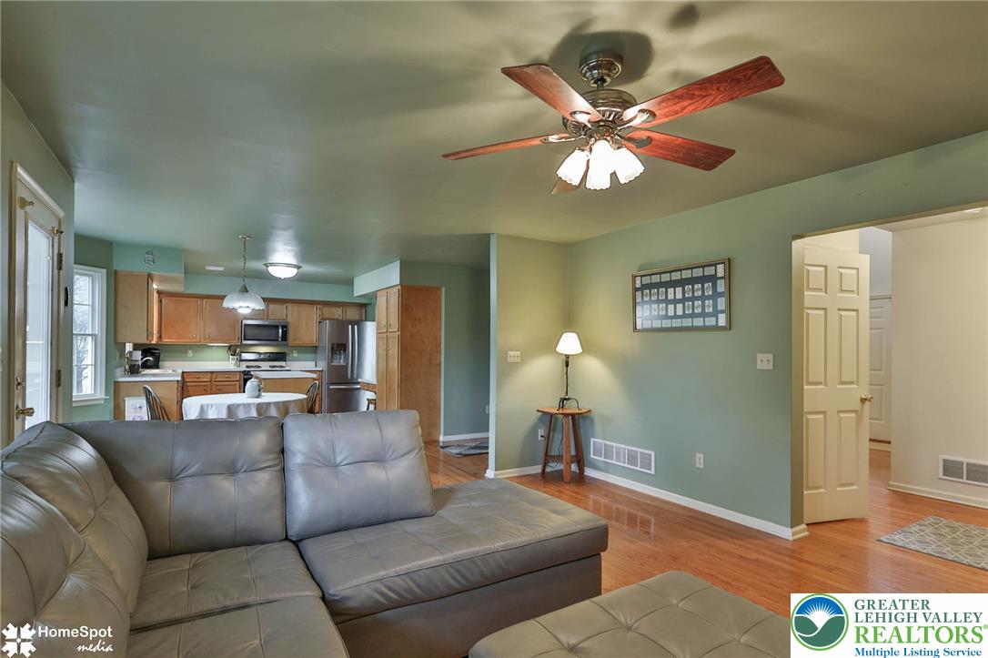 4070 Ross Road Bethlehem, PA 18020 - Photo 15 of 59