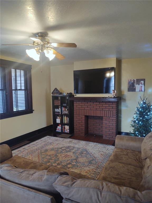1012 1st Street McKees Rocks, PA 15136 - Photo 3 of 16