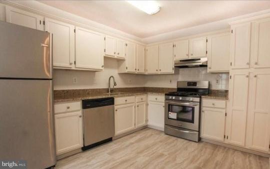 7863 Apache Ridge Court Manassas, VA 20109 - Photo 2 of 12 Kitchen