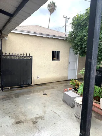 a view of a garage