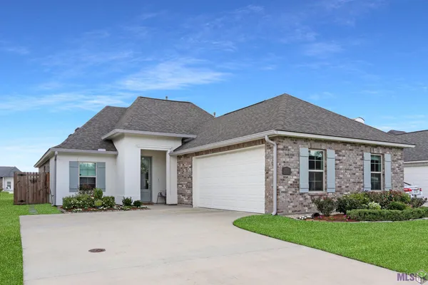 $362,400 | 5169 Black River Road, Darrow, LA 70725