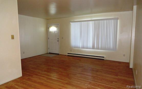 5685 Pontiac Lake Road, Unit 3 Waterford, MI 48327 - Photo 4 of 8