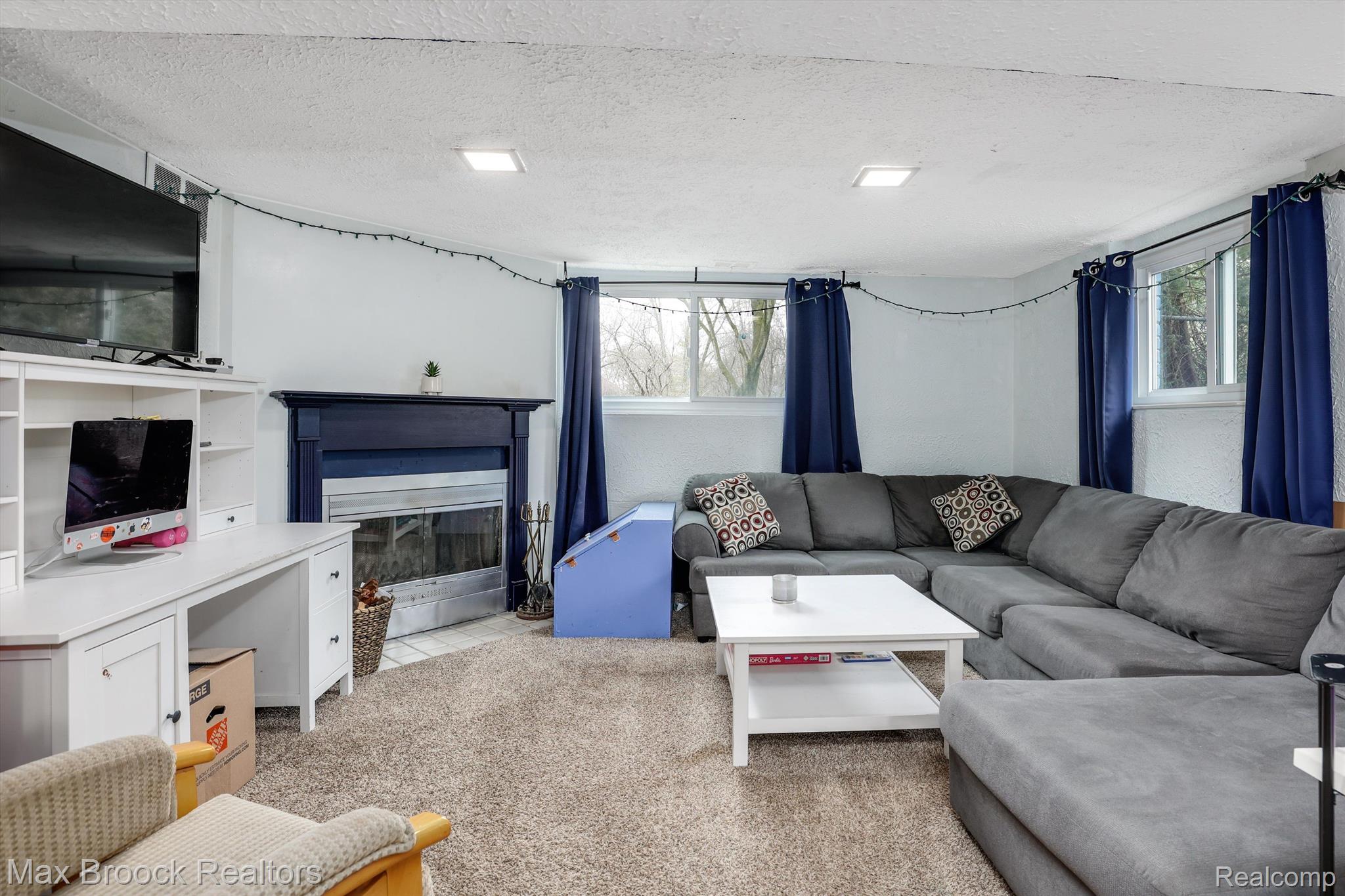 3263 West Maple Road Bloomfield Hills, MI 48301 - Photo 11 of 20 Gallery Image 11