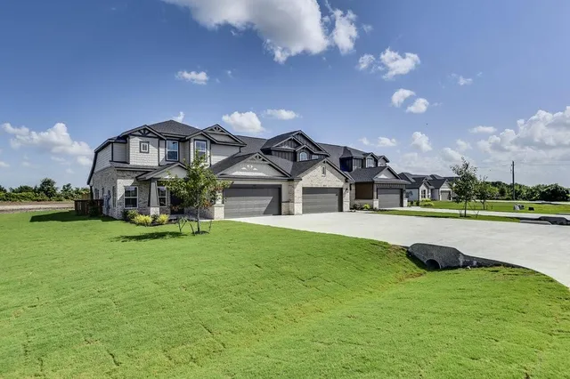 $975,000 | 4402-4404-4406 4402-4404-4406 Clovis Court, Midlothian, TX 76065