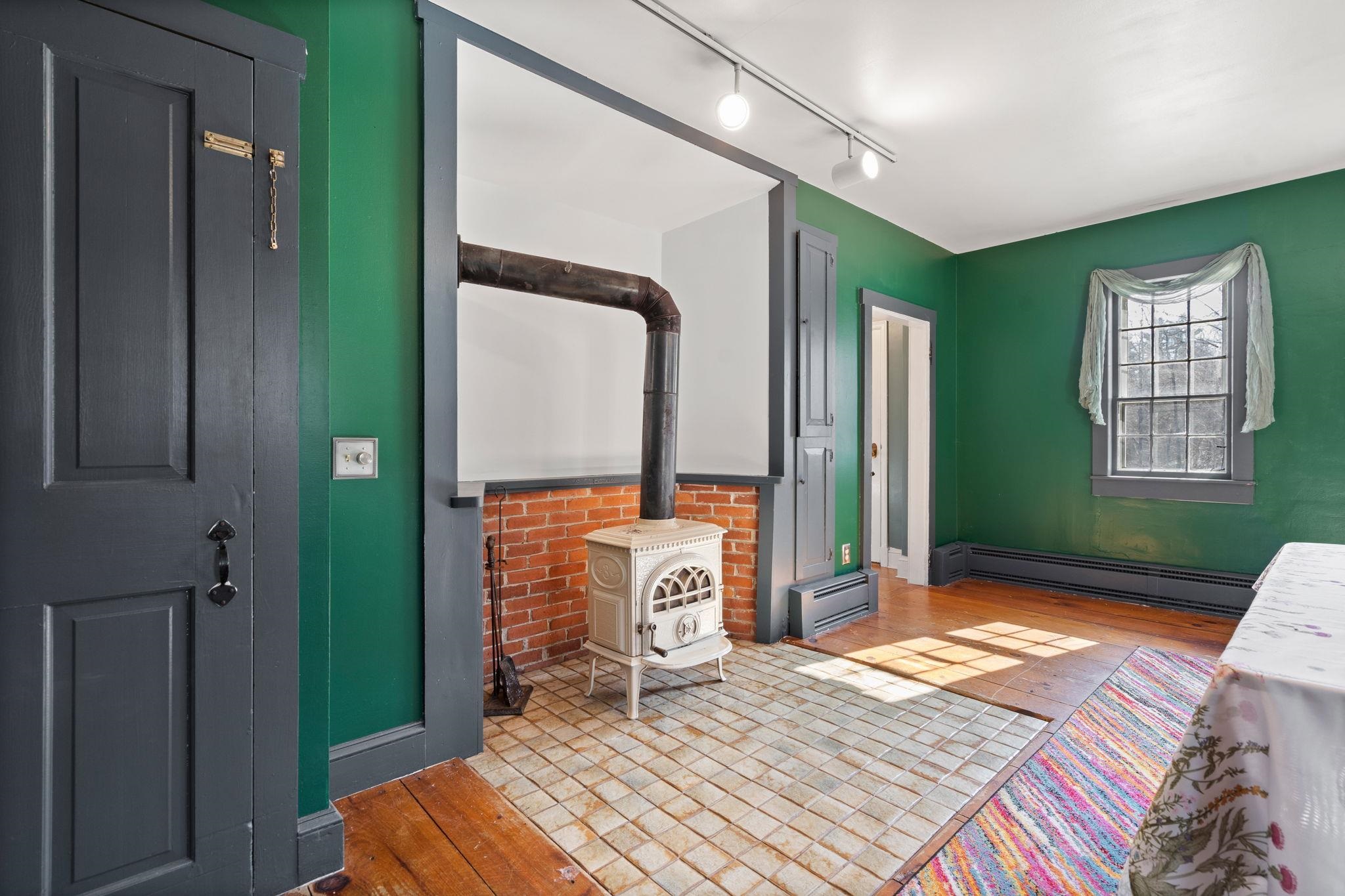 339 McCurdy Road New Boston, NH 03070 - Photo 7 of 40