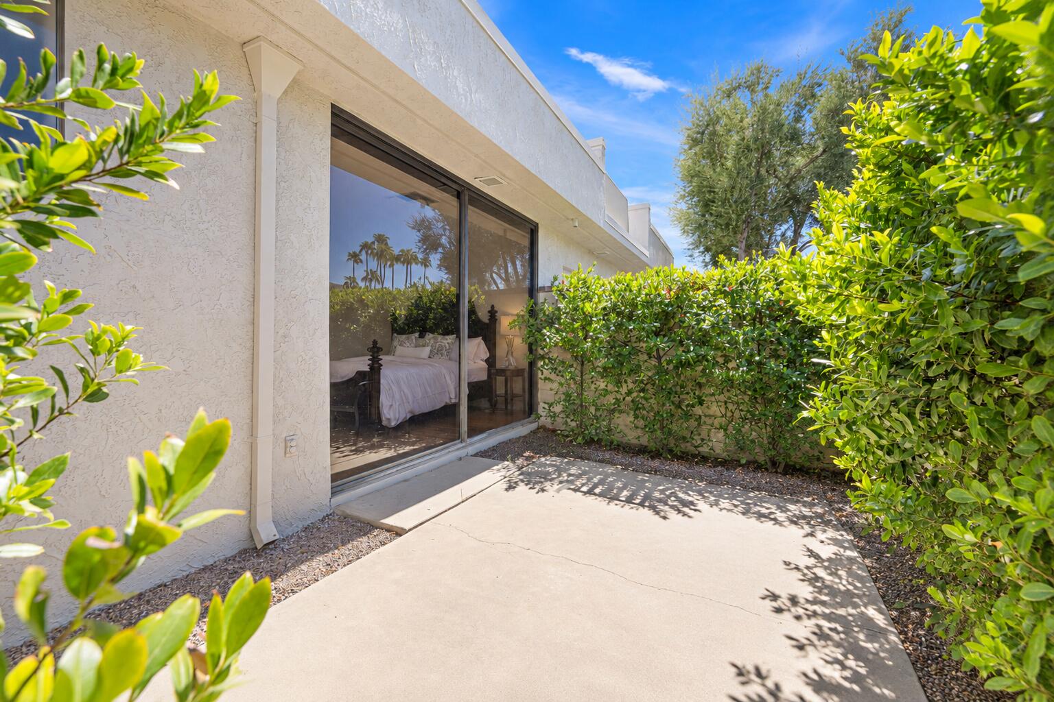 1 Rutgers Court Rancho Mirage, CA 92270 - Photo 29 of 39 Guest Room 2 Patio