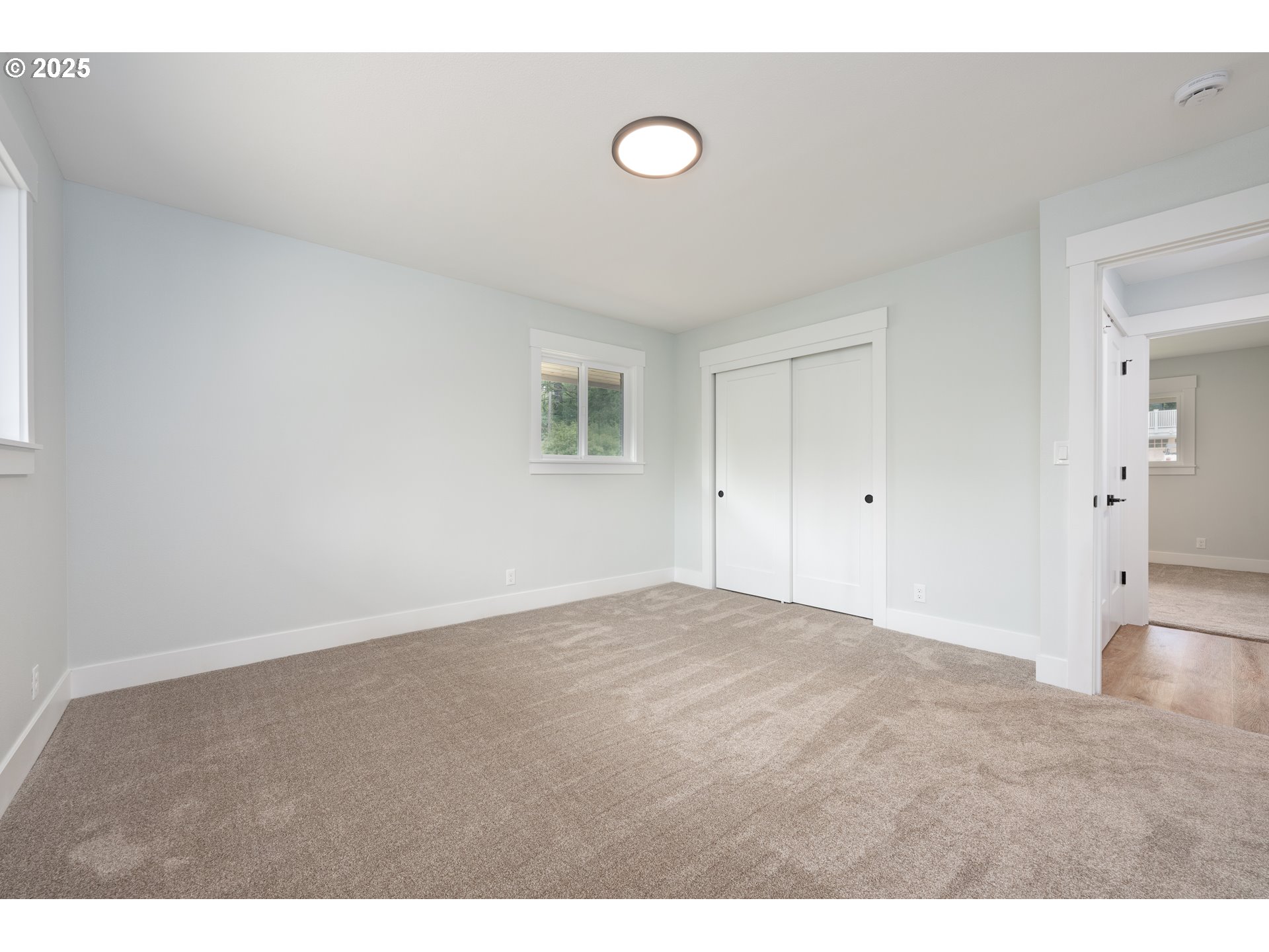 5775 Southeast Cesar Estrada Chavez Boulevard Portland, OR 97202 - Photo 19 of 43 a view of an empty room